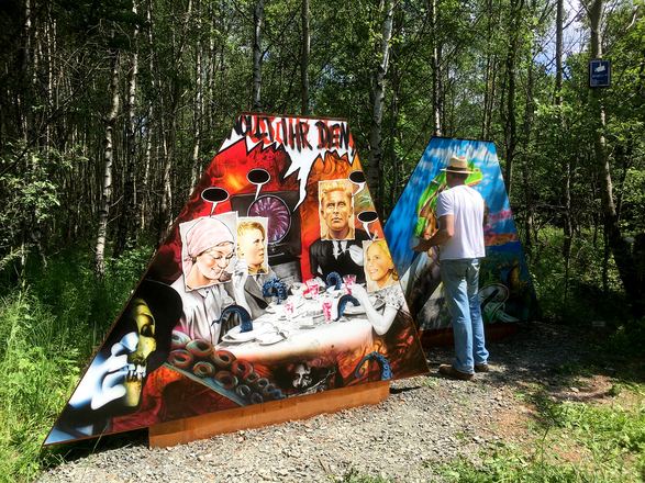 Großformatige Airbrush-Aufsteller am Erinnerungspfad, Otzenhausen