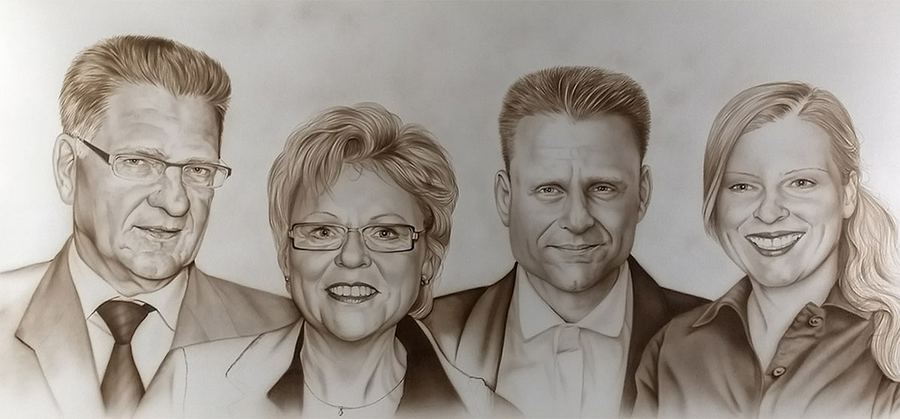 Portrait-Zeichnung: Familie, vier Personen, Sepia