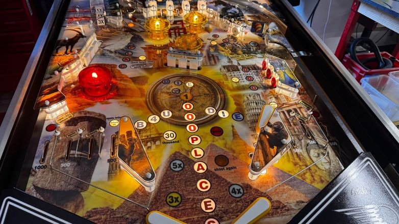 Flipper-Spielfeld: 1000 Places to See Before You Die