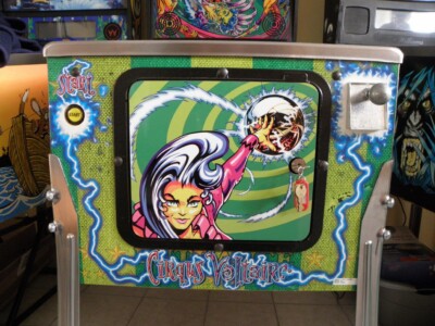 Airbrush auf Flipper-Kassentür